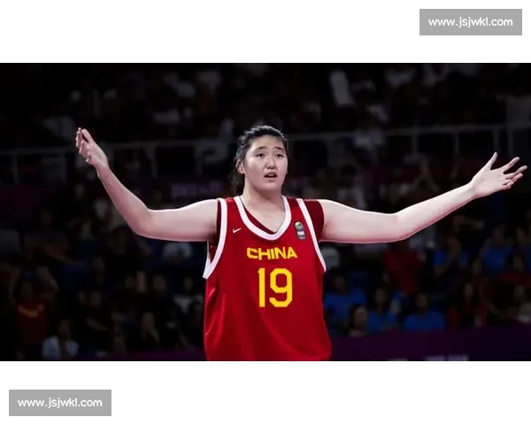 2.26 米张子宇内线统治力!女篮赛场现 “降维打击” 2.26 米张子宇内线统治力!女篮赛场现 “降维打击”