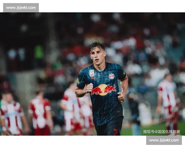 世俱杯 - 萨尔茨堡红牛 2-1 帕丘卡，格洛赫、奥尼西沃建功