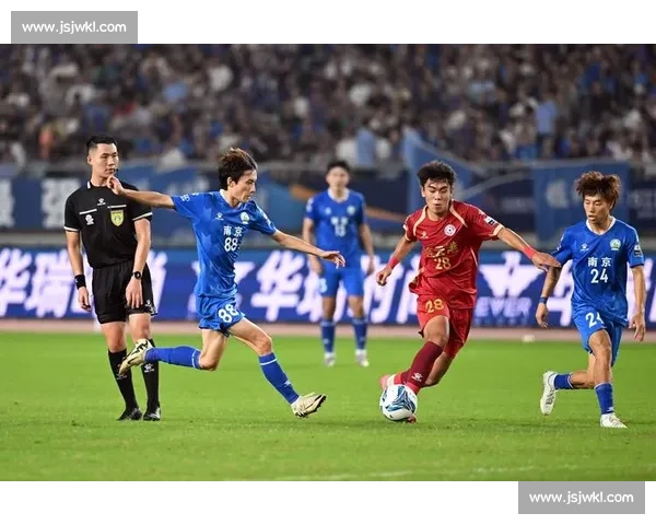 球迷心声：苏超球队排名牵动神经，期待精彩对决！