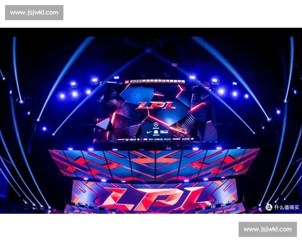 热泪盈眶！他们用智慧和汗水，书写电竞战术新篇章！